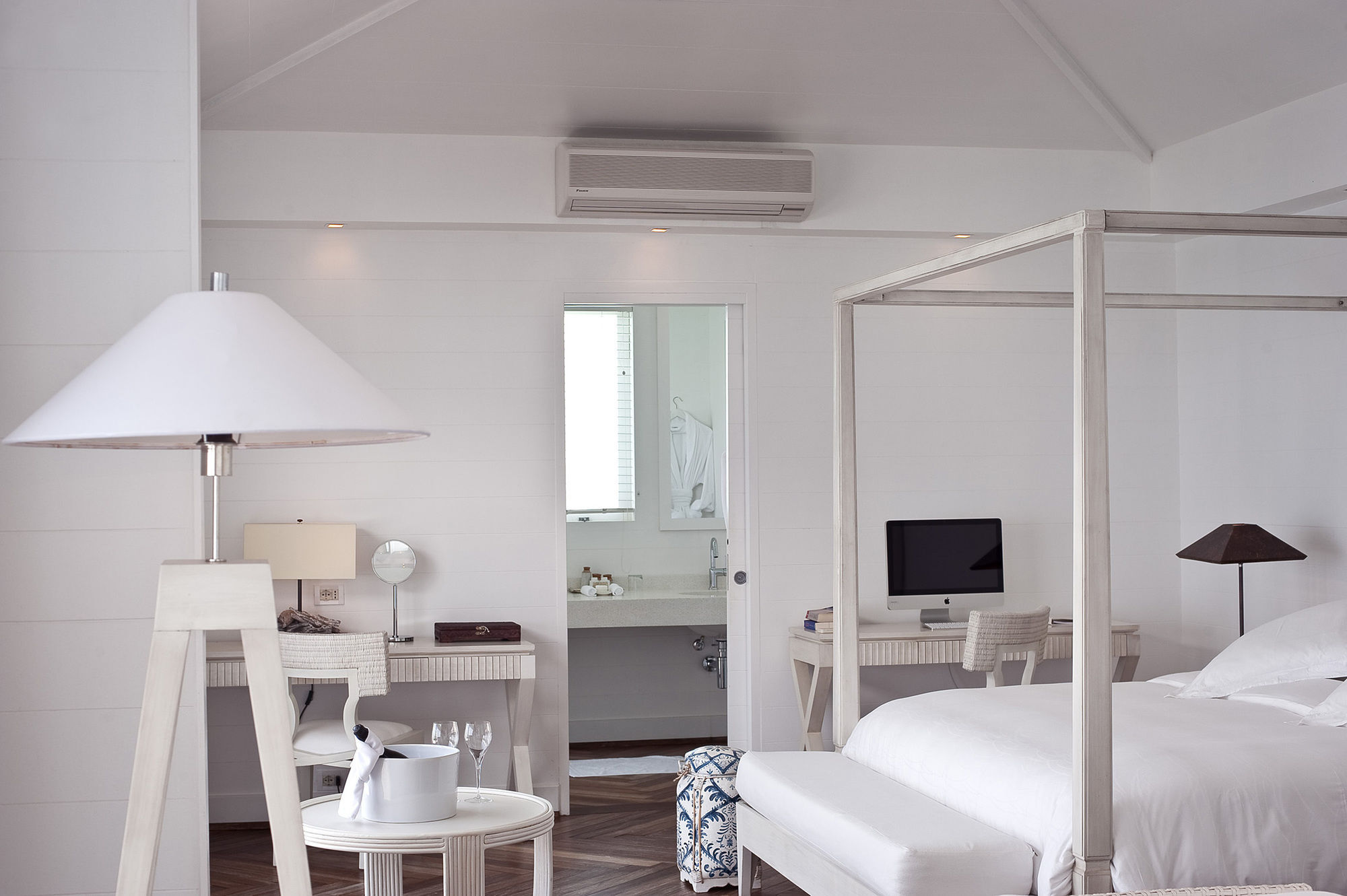 Diamonds Athuruga Beach & Water Villas Exterior photo